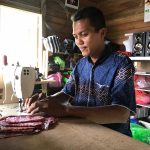 WhatsApp Image 2020-11-12 at 11.41.21 Ahmad Romeli sedang menjahit