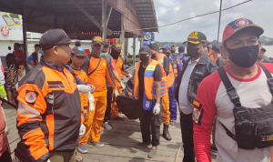 Foto: Evakuasi Korban Tenggelam di Sungai Mahakam. Sumber : Basarnas. Foto: Evakuasi Korban Tenggelam di Sungai Mahakam. Sumber : Basarnas.
