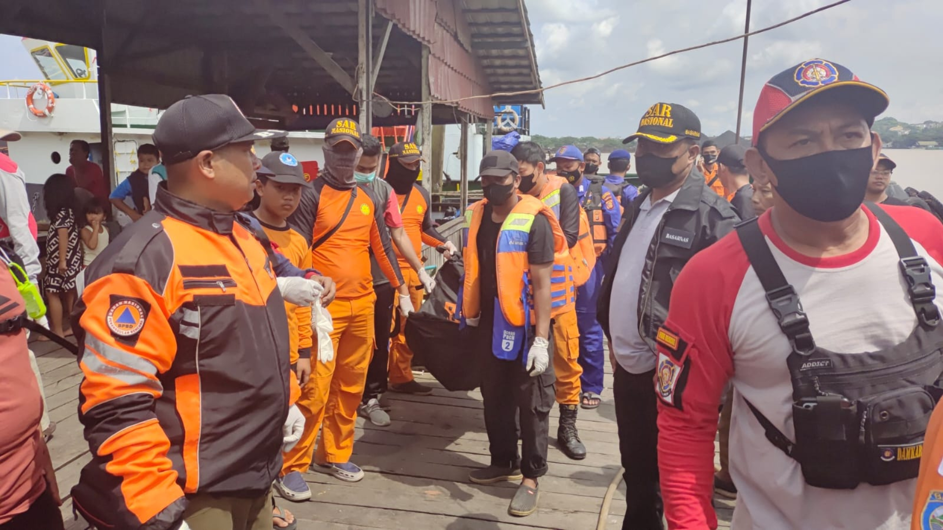 Foto: Evakuasi Korban Tenggelam di Sungai Mahakam. Sumber : Basarnas.