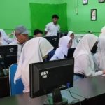 Ketua Komisi IV DPRD Provinsi Kalimantan Timur (Kaltim), Akhmed Reza Fachlevi melakukan kunjungan ke dua sekolah di Kutai Kartanegara (Kukar). Sumber: IST