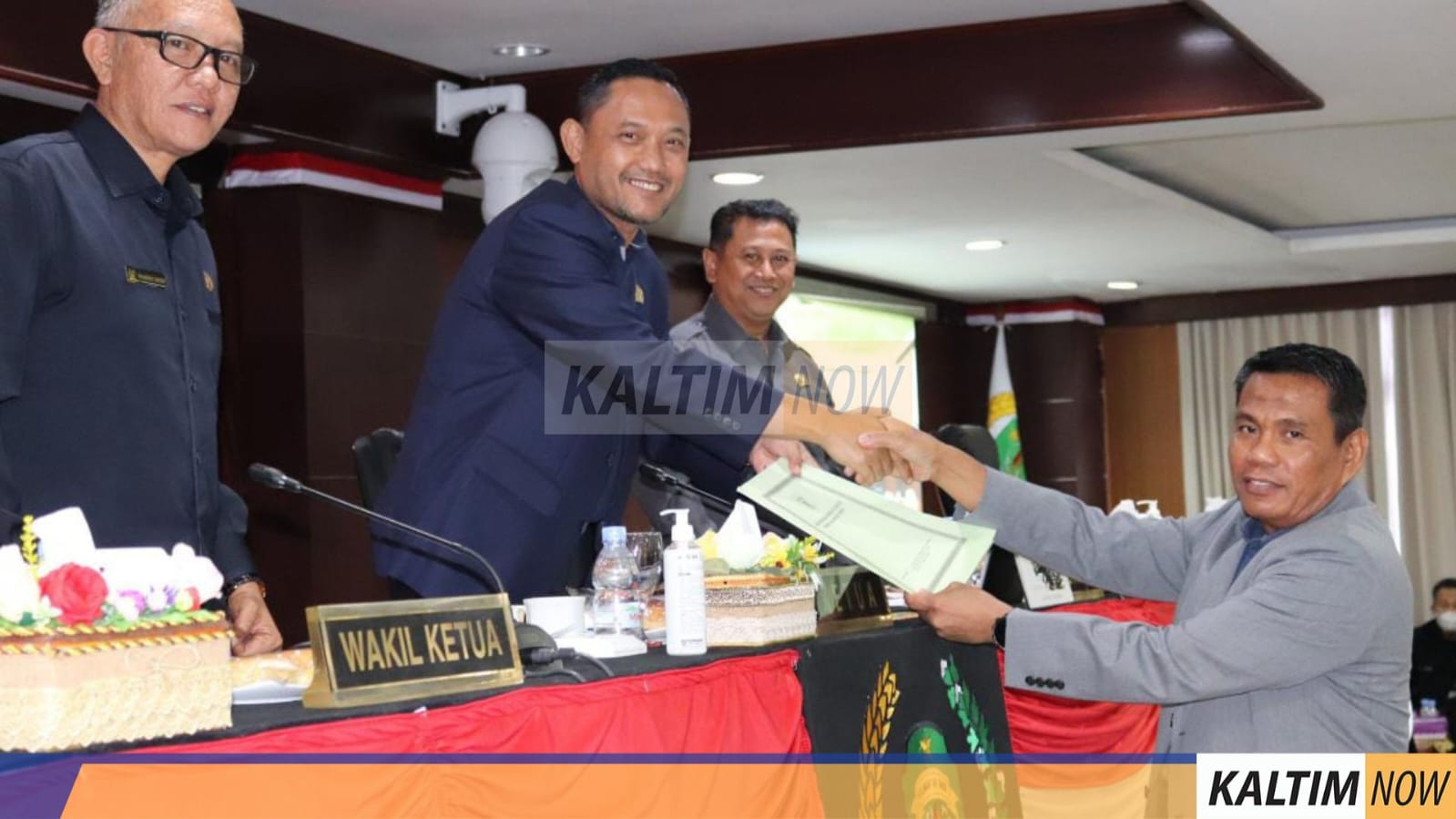 DPRD Provinsi Kalimantan Timur (Kaltim) menggelar rapat Paripurna ke-49 dengan agenda penyampaian laporan Badan Pembentukan Peraturan Daerah (Bapemperda), terhadap program pembentukan peraturan daerah (Propemperda) 2022 dan 2023. Sumber: Humas DPRD Kaltim