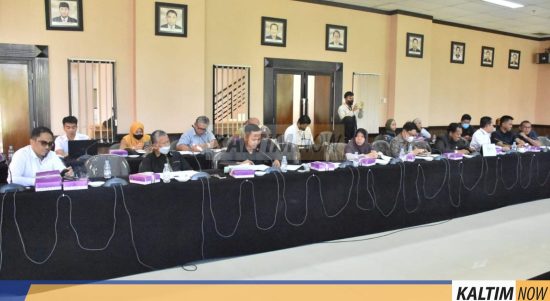 Panitia Khusus (Pansus) Investigasi Pertambangan DPRD Provinsi Kalimantan Timur (Kaltim), menggelar Rapat Dengar Pendapat (RDP), bersama instansi terkait membahas dugaan pemalsuan 21 IUP.