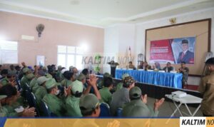 Gelar Sosbang di Samboja, Samsun Sebut Peran Linmas Sangat Penting Cegah Radikalisme