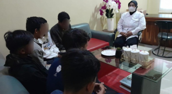 Foto : Baca artikel detiknews, "Polisi Selidiki LSM Diduga Minta Duit Damai ke Pemerkosa Anak Brebes" selengkapnya https://news.detik.com/berita/d-6523750/polisi-selidiki-lsm-diduga-minta-duit-damai-ke-pemerkosa-anak-brebes. Sumber Foto : Detik.com