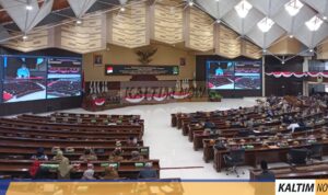 Fraksi PDI Pejuangan Sampaikan Tanggapan Terkait Ranperda Pengutamaan Bahasa Indonesia