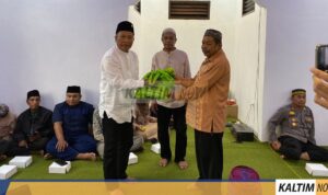 Ketua DPRD Kota Samarinda Bersama Hipma Busel Bagikan Puluhan Sembako ke Warga Samarinda Utara