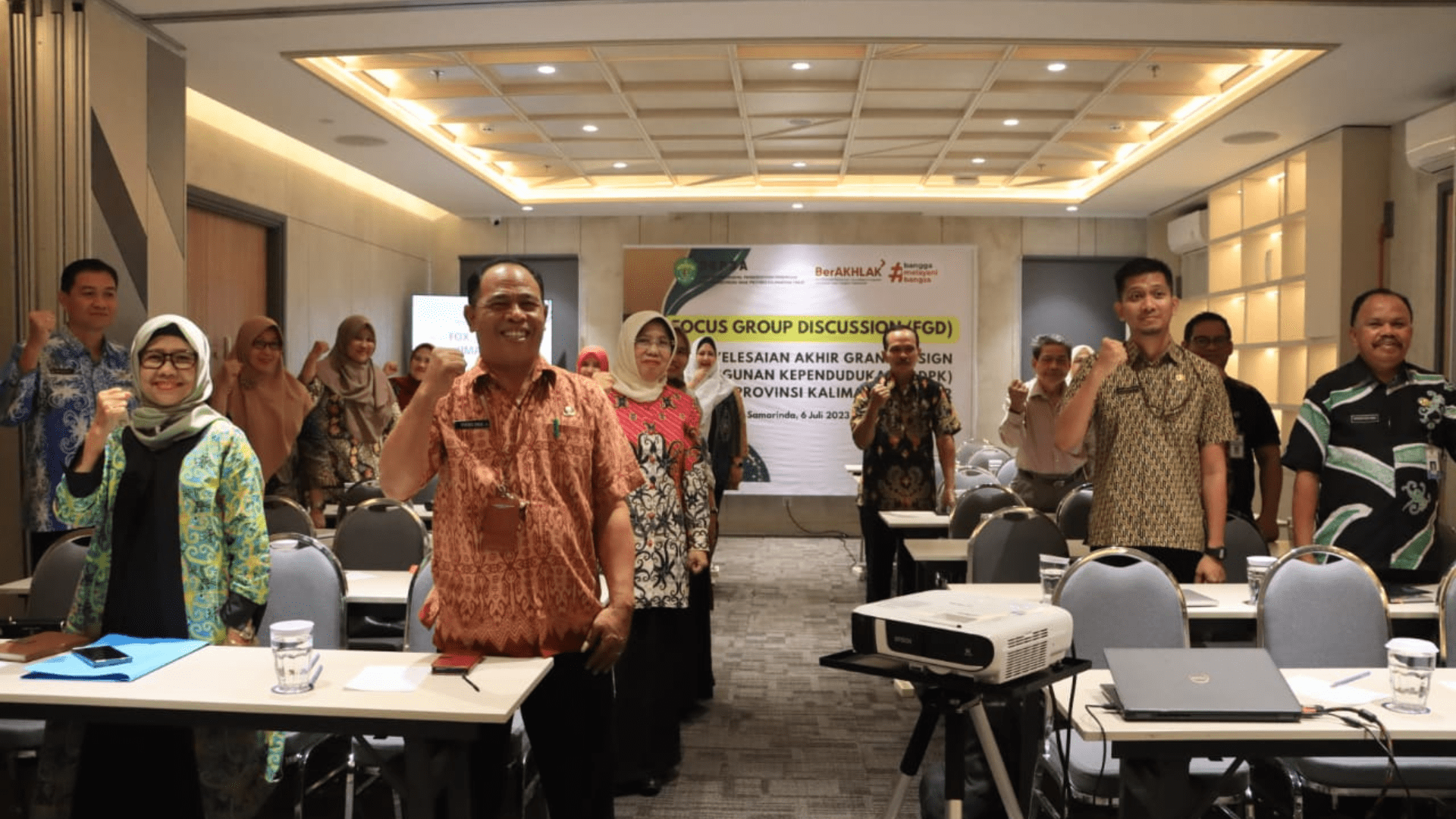 kegiatan Focus Group Discussion (FGD) Penyelesaian Akhir Grand Design Pembangunan Kependudukan (GDPK) Provinsi Kalimantan Timur, berlangsung di Hotel Fox Lite Samarinda.