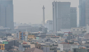 Foto : Kabut pekat yang menyelimuti udara di daerah Jakarta. Sumber : Istimewa. Foto : Kabut pekat yang menyelimuti udara di daerah Jakarta. Sumber : Istimewa.