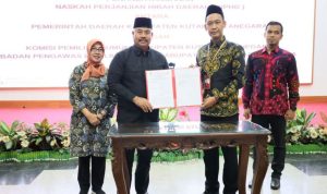 Bupati Kukar Tandatangani Naskah Belanja Hibah Pemilu 2024