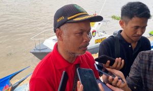 Kepala Desa (Kades) Embalut Yahya