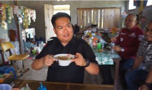 Rendi Solihin Kunjungi SDN 031 Samboja, Ingat Kenangan di Kantin Sekolah