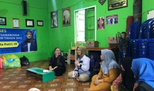 Anggota DPRD Samarinda Novi Marinda Salurkan Alat Bantu Pemadam Kebakaran