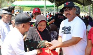 Edi Damansyah Serahkan Bantuan Bakti Sosial saat Off Road Kukar Overland