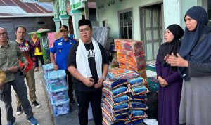 Wakil Bupati Kukar Berikan Dukungan Moril dan Bantuan bagi Korban Kebakaran di Timbau