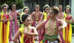 Desa Maluhu di Kukar Berkomitmen Menghidupkan Kembali Seni Budaya Jawa Ludruk dan Tayub