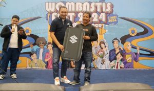 WOM Finance Serahkan Hadiah Utama Program Undian WOMBASTIS 2023 pada Konsumen Setia