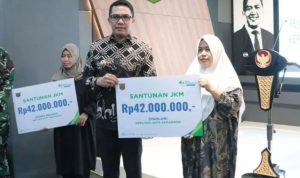 Pemkot Samarinda Berikan Santunan kepada Keluarga Penyelenggara Pemilu 2024 yang Wafat