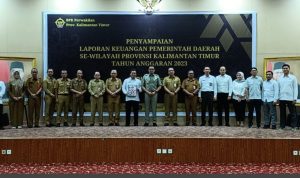 Wali Kota Samarinda Menyerahkan LKPD 2023 untuk Pemeriksaan BPK RI