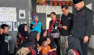 Bupati Kukar Pantau Langsung Penimbangan dan Pengukuran Serentak di Posyandu