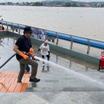 Aksi Bersih-Bersih di Teras Samarinda, Andi Harun Ajak Warga Jaga Kebersihan Kota