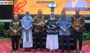 Foto : Bidang Kebudayaan Disdikbud Kaltim Lucy Dyah (kanan), Kepala Balai Pelestarian Kebudayaan (BPK) Wilayah XIV Kaltim-Kaltara, Lestari, Kabid Kebudayaan Disdikbud Samarinda, Barlin Hadi Kusuma, Komisi X DPR RI, Hetifah Sjaifudian (tengah), Direktur Pelindungan Kebudayaan Ditjenbud Kemendikbudristek, Judi Wahjudi.