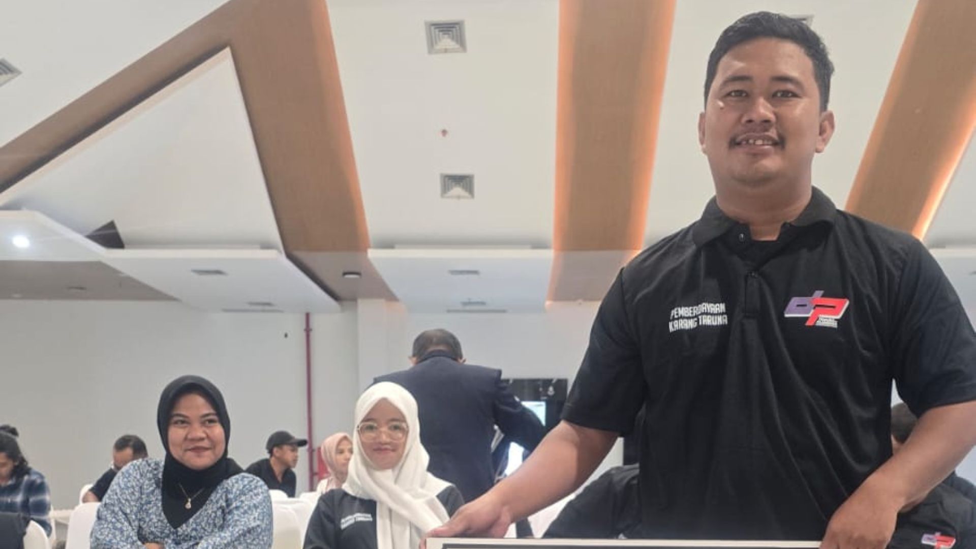 Karang Taruna Samarinda Terima Bantuan Teknologi dari Dispora Kaltim, Tingkatkan Efisiensi Kerja