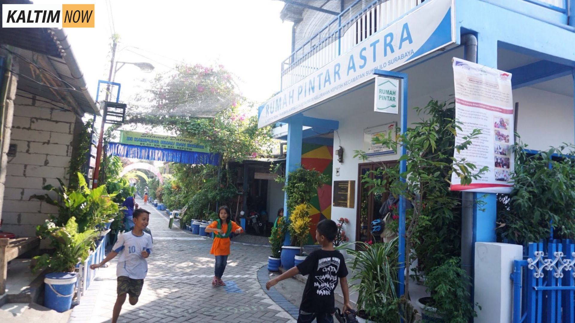 Foto : Kampung Berseri Astra (KBA) Keputih Tegal Timur Surabaya. Foto : Kampung Berseri Astra (KBA) Keputih Tegal Timur Surabaya.