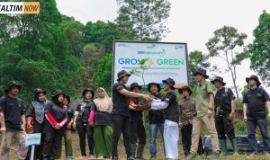Foto : BRI Menanam Grow & Green dan PKTH Pabangbon Menanam Pohon. Sumber : BRI. Foto : BRI Menanam Grow & Green dan PKTH Pabangbon Menanam Pohon. Sumber : BRI.