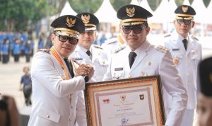 Samarinda Raih Penghargaan Kinerja Tinggi di Peringatan Hari OTDA 2025