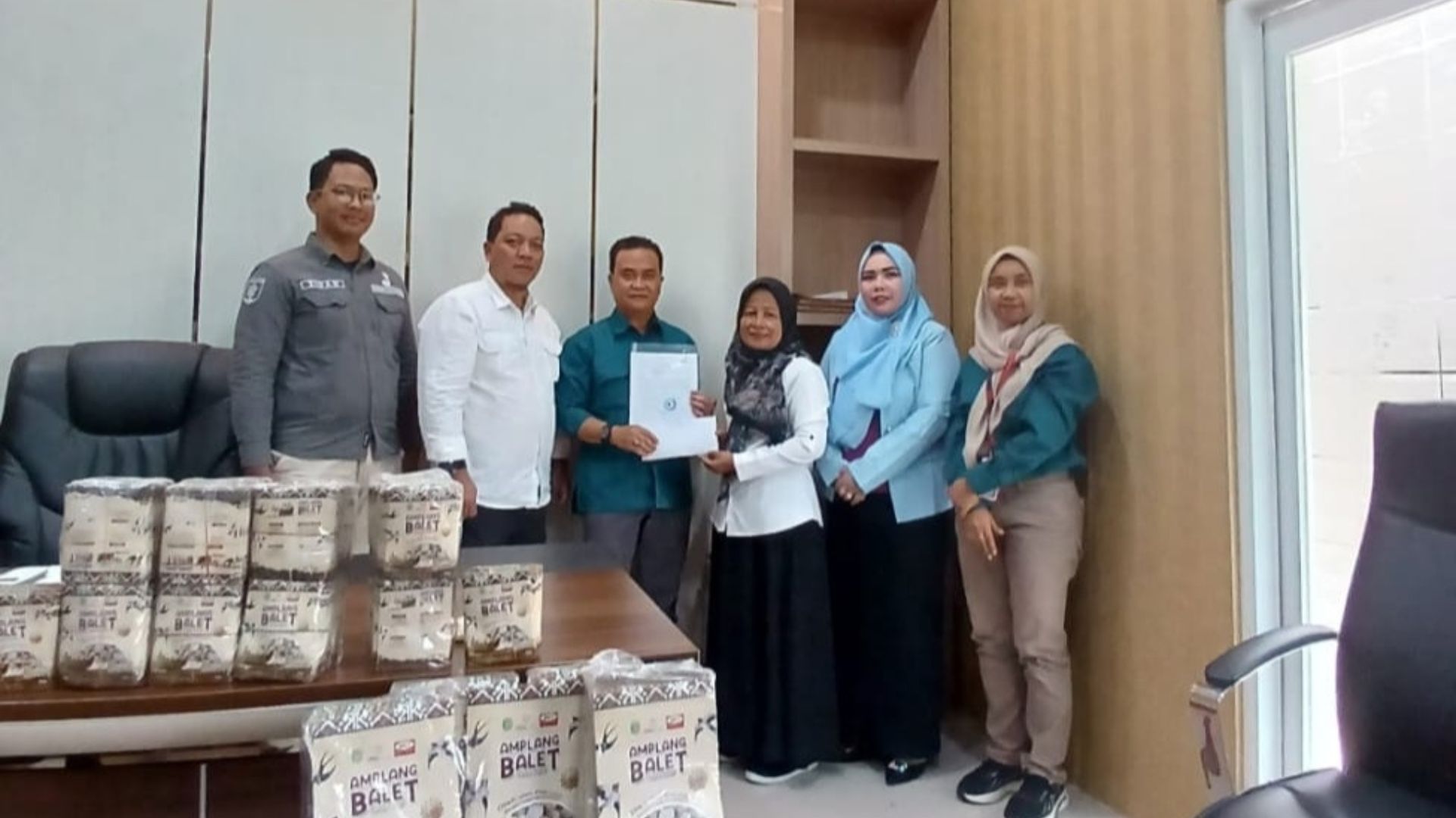 Inovasi Kuliner Kukar Curi Perhatian: Amplang Balet Dapat Suntikan Dukungan dari PT MHU