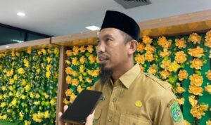 Plt Camat Kembang Janggut, Suhartono