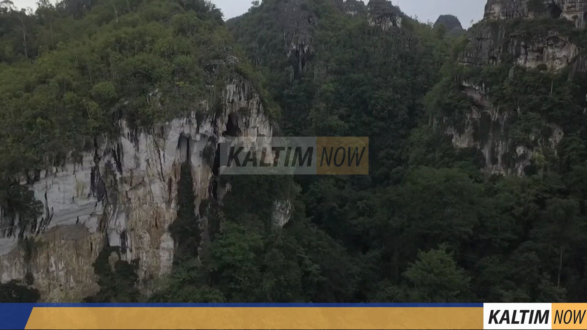 Gua Kars Mengkuris Kutai Timur
