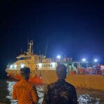 Foto: Tim SAR gabungan sedang melakukan pencairan para korban kapal terbalik. Sumber: Istimewa. Foto: Tim SAR gabungan sedang melakukan pencairan para korban kapal terbalik. Sumber: Istimewa.