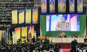 Foto: Suasana PKKMB Unmul 2025 Diwarnai Aksi Diam Mahasiswa saat Seno Aji Bicara Gratispol. Sumber: Istimewa. Foto: Suasana PKKMB Unmul 2025 Diwarnai Aksi Diam Mahasiswa saat Seno Aji Bicara Gratispol. Sumber: Istimewa.