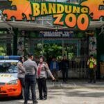 Foto: Sejumlah polisi sedang siaga di area Bandung Zoo. SUmber: Istimewa. Foto: Sejumlah polisi sedang siaga di area Bandung Zoo. SUmber: Istimewa.