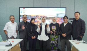 Foto: Lulusan S2 ITB dari Kaltim Angkat Budaya Dayak Modang Lewat Teknologi Imersif. Sumber: Istimewa. Foto: Lulusan S2 ITB dari Kaltim Angkat Budaya Dayak Modang Lewat Teknologi Imersif. Sumber: Istimewa.
