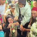 Foto: Kedua orangtua Affan Kurniawan (ojol) meninggal dilindas mobil Rantis Brimob. Sumber: Istimewa. Foto: Kedua orangtua Affan Kurniawan (ojol) meninggal dilindas mobil Rantis Brimob. Sumber: Istimewa.