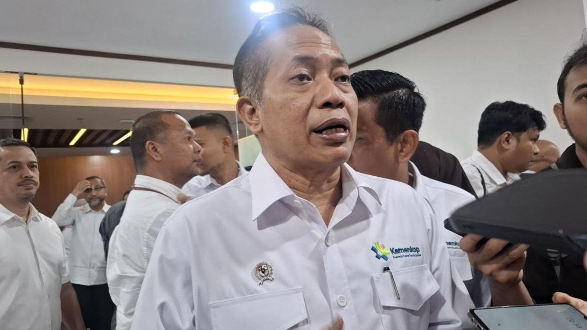 Foto: melantik Ferry Juliantono sebagai Menteri Koperasi menggantikan Budi Arie. Sumber: Istimewa. Foto: melantik Ferry Juliantono sebagai Menteri Koperasi menggantikan Budi Arie. Sumber: Istimewa.