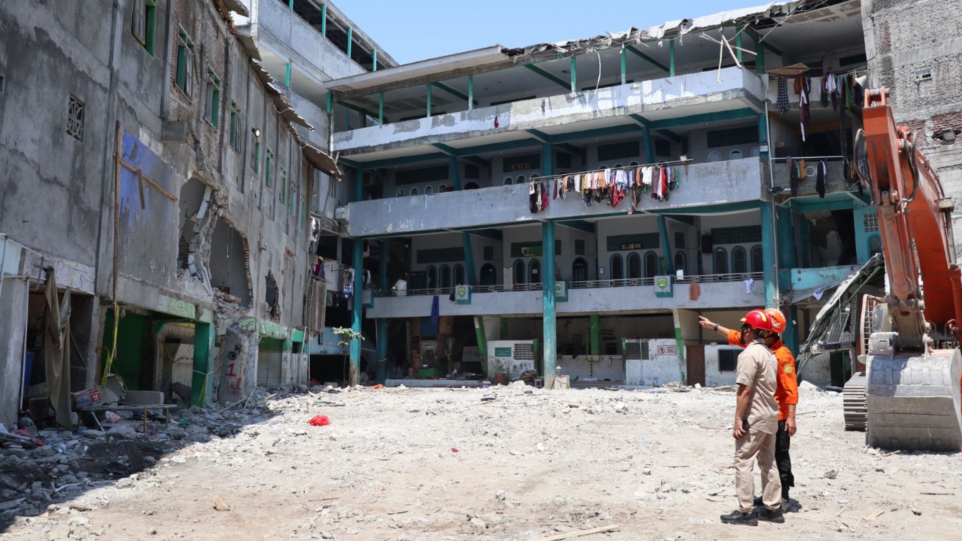 Foto: Bangunan ambruk di Ponpes Al Khoziny. Sumber: Istimewa.