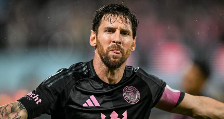 Foto: Messi Perpanjang Kontrak, Bertahan di Inter Miami hingga 2028. Sumber: BeinSport.