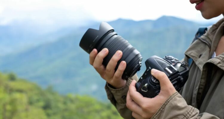 Foto: Fenomena Fotografer Diam-Diam di Ruang Publik Tuai Sorotan, Komdigi Tegaskan Perlindungan Privasi Warga. Sumber: Istimewa.