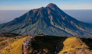 Foto: Gunung Merbabu, Kabupaten Magelang. Sumber: Istimewa. Foto: Gunung Merbabu, Kabupaten Magelang. Sumber: Istimewa.