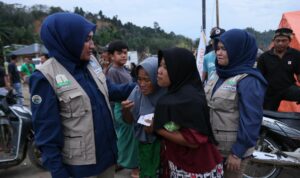 Foto: Siti Nurhaliza Kirim Bantuan Tiga Truk untuk Korban Banjir–Longsor Aceh. Sumber: Istimewa. Foto: Siti Nurhaliza Kirim Bantuan Tiga Truk untuk Korban Banjir–Longsor Aceh. Sumber: Istimewa.