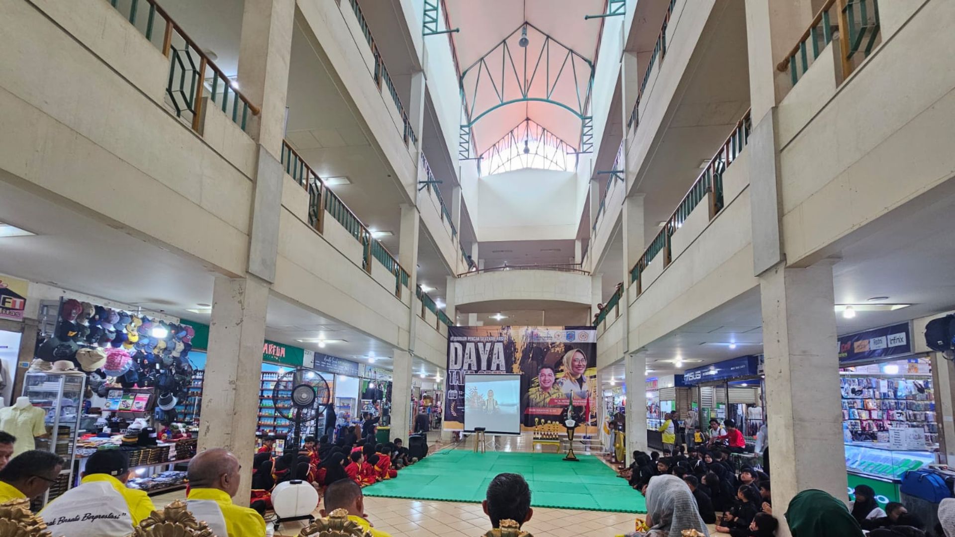 Foto: Pencak Silat DAYA TAKA OPEN Tahun 2025 di Kandilo Plaza Paser. Sumber: Istimewa.