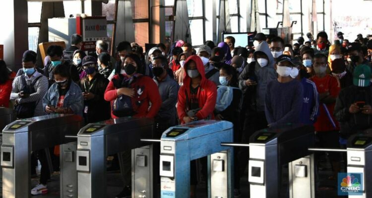 Foto: Suasana antrian KRL di Jakarta. Sumber: Istimewa.