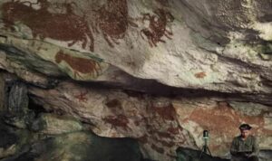 Foto: Lukisan Gua Tertua di Sulawesi Tenggara Ungkap Peran Anak-anak dalam Seni Manusia Purba. Sumber: Istimewa.