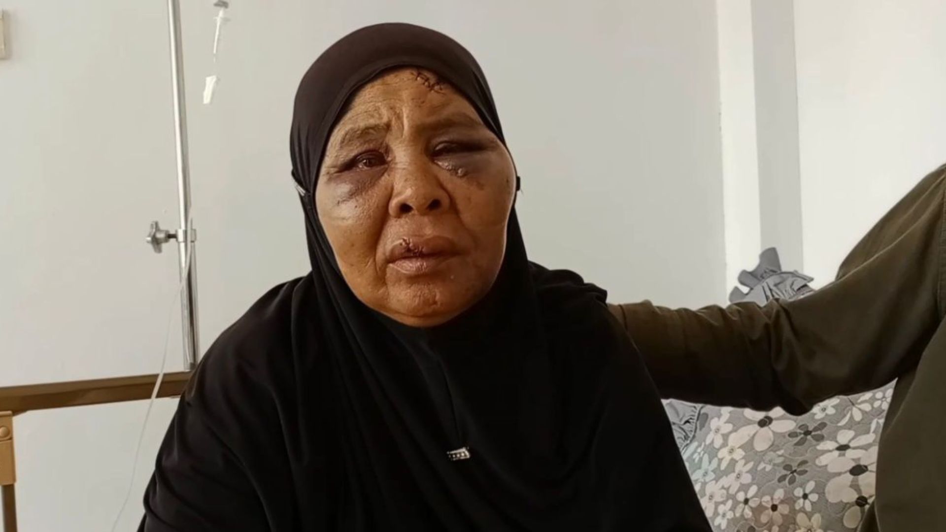 Foto: Nenek Saudah Dianiaya karena Tolak Tambang Ilegal. Sumber: Istimewa.